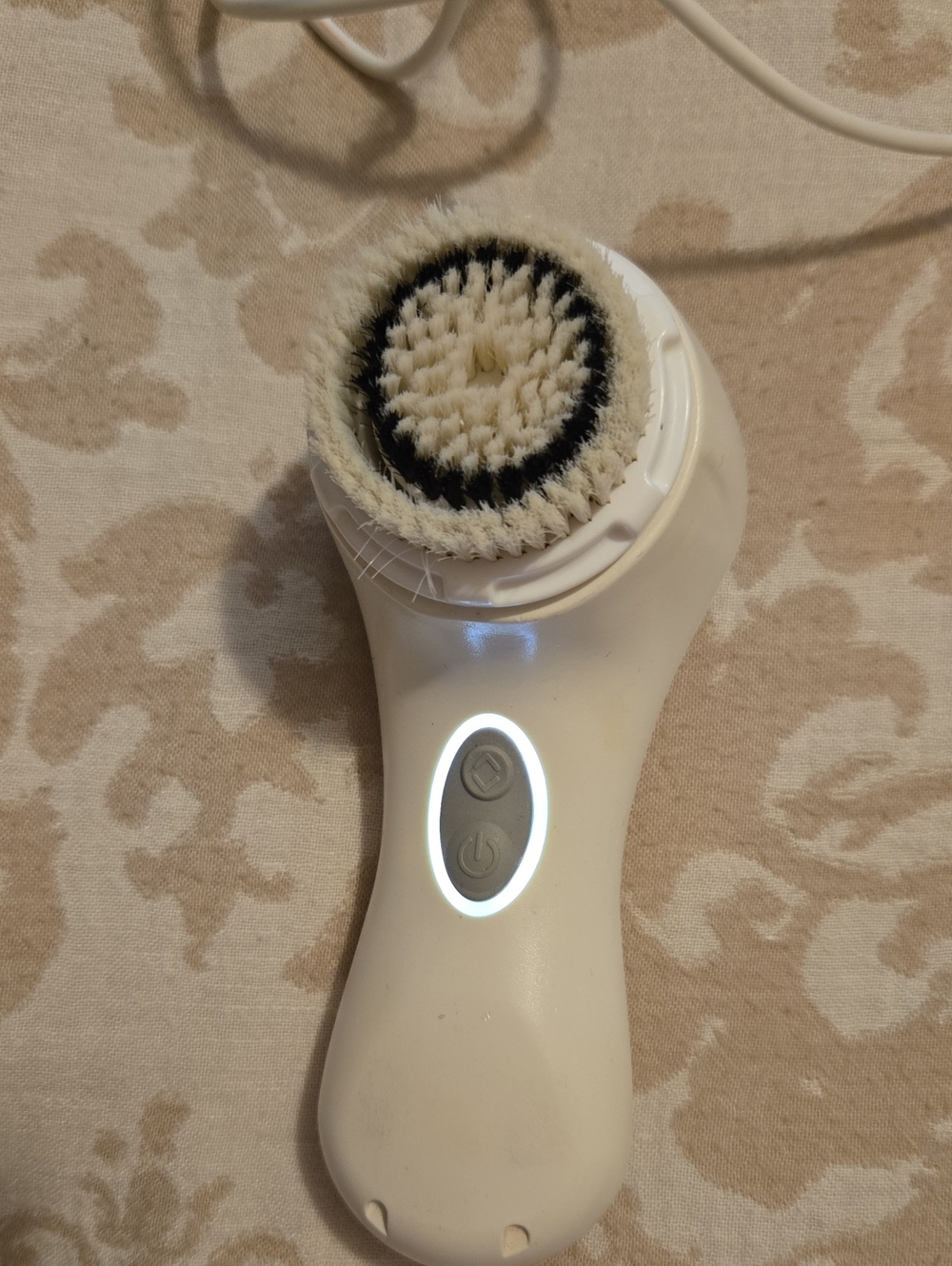 Clarisonic White Facial Cleansing Brush with Black-Trim Brush Head